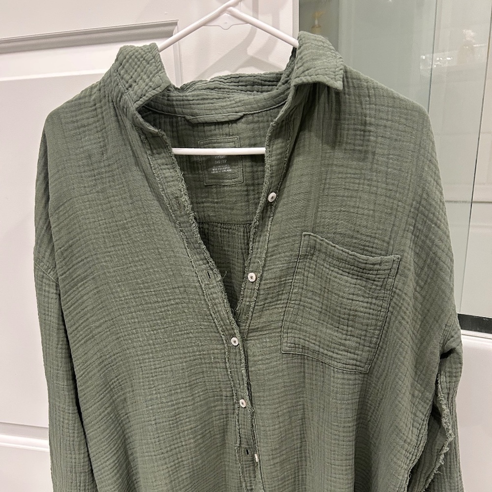 Aerie pool to party cover up button down shirt